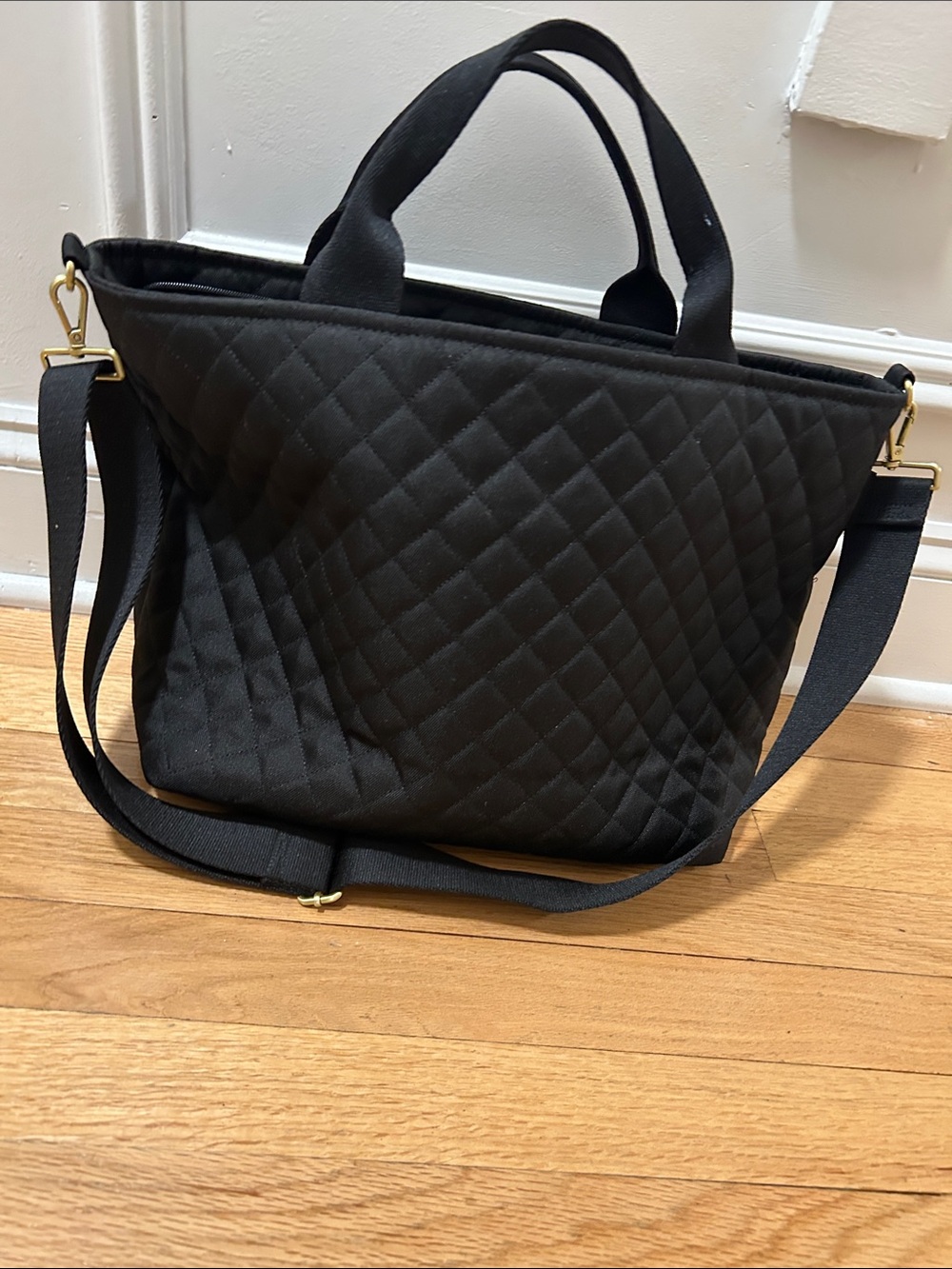 Canvelle Quilted Black Zip Crossbody Tote in Medium